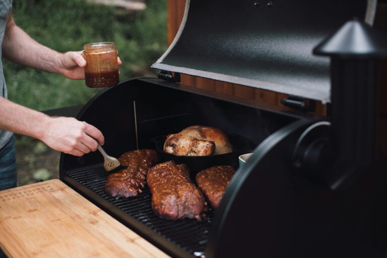 Qualitäts-Smoker bietet facettenreiches Grillgut für die nächste Feier